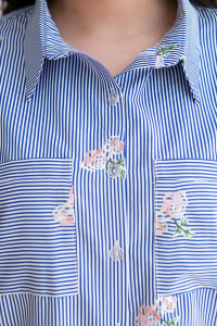 Рубашка «Кром» синего цвета с белыми цветами